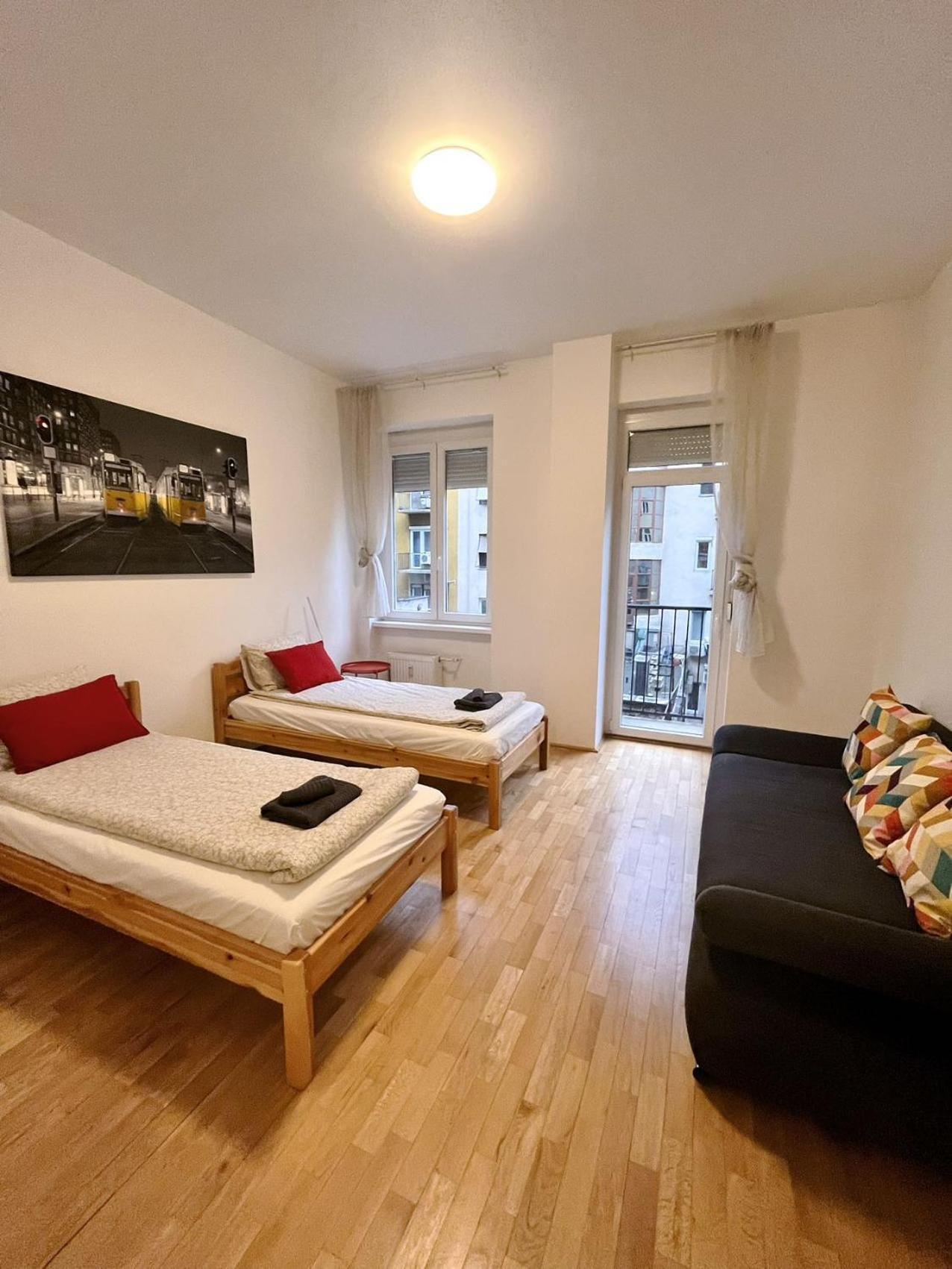 Boutique Family Apartment In The Heart Of City Budapest Exterior photo
