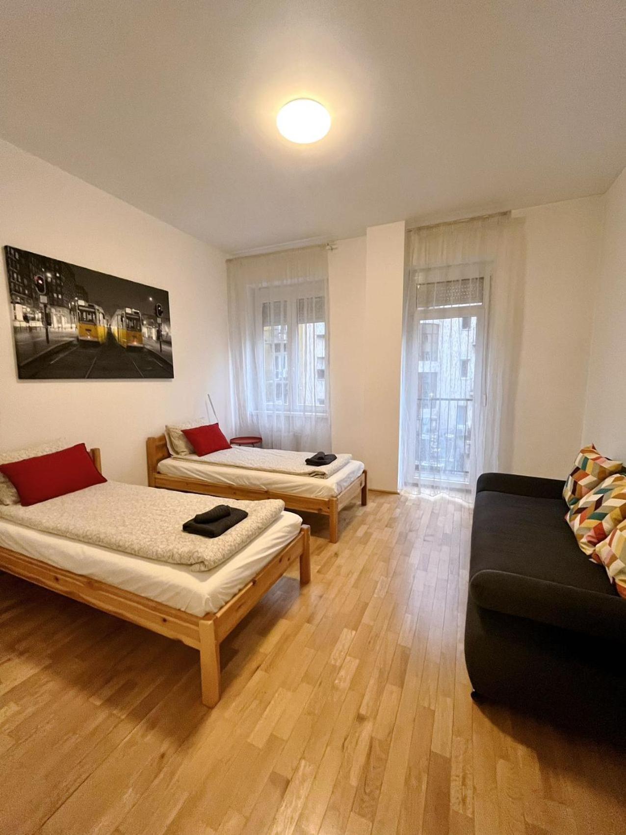Boutique Family Apartment In The Heart Of City Budapest Exterior photo